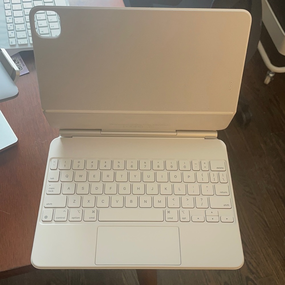 iPad magic keyboard